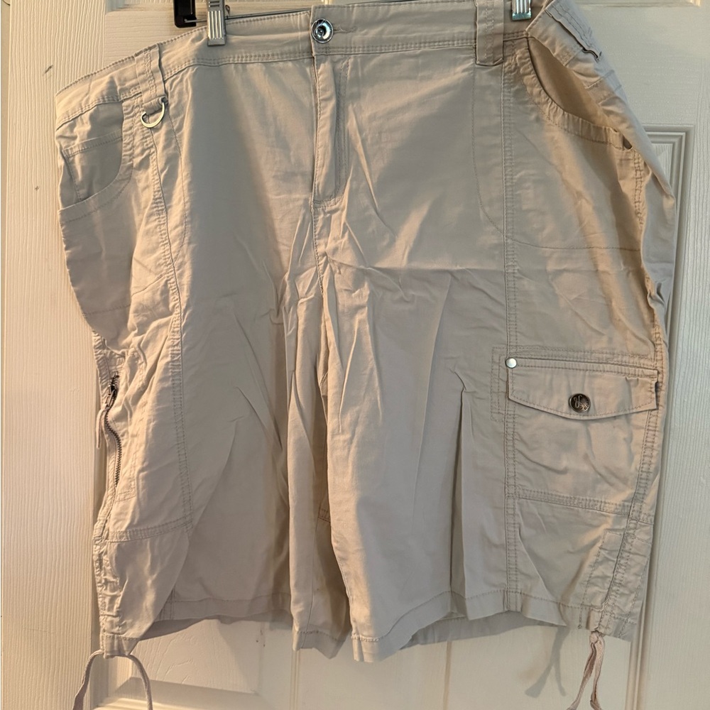 Style & Co. Women's Tan Cargo Shorts